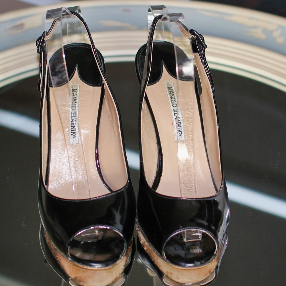 Manolo Blahnik Shiny Patent Peep Toe Slingback - Picture 2 of 8